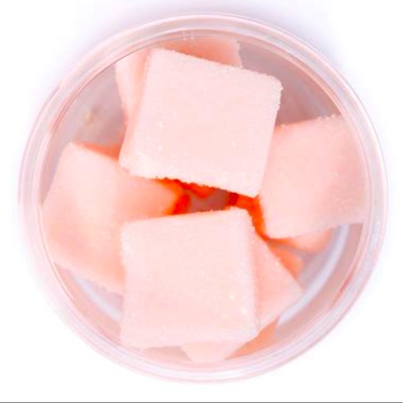 NWOT💗HARPER +ARI ROSÉ EXFOLIATING SUGAR CUBES IN 5.5 OZ JAR FOR BATH OR SHOWER - Picture 2 of 4